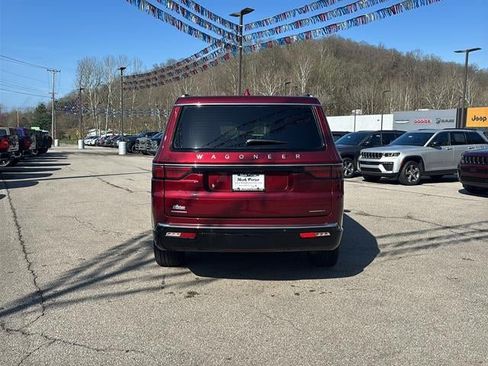 Used 2023 Jeep Wagoneer Series II AWD/4WD image 6