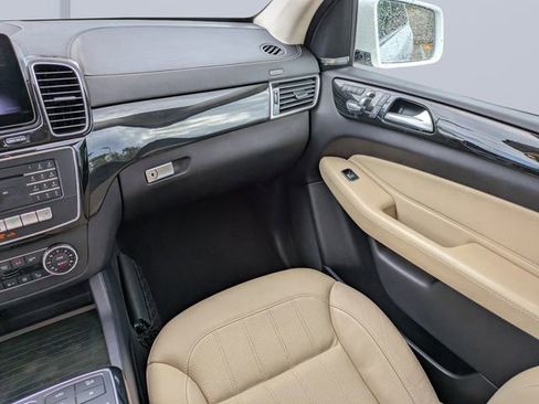 Used 2019 Mercedes-Benz GLS 450 4MATIC image 18