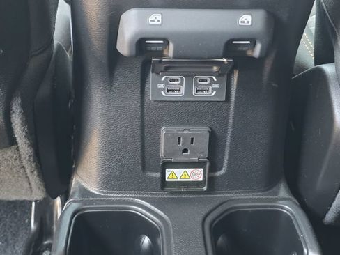 Used 2022 Jeep Gladiator Mojave AWD/4WD image 17