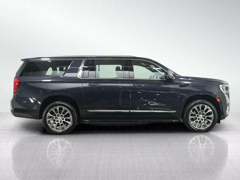 Used 2023 GMC Yukon XL SLT w/ SLT Premium Package AWD/4WD image 6