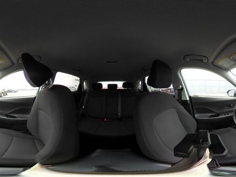 Used 2025 Hyundai Kona SEL image 43