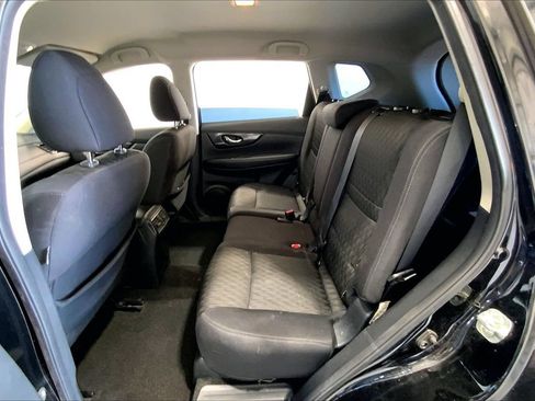 Used 2017 Nissan Rogue SV FWD image 24