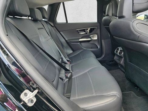 Used 2023 Mercedes-Benz GLC 300 4MATIC image 11