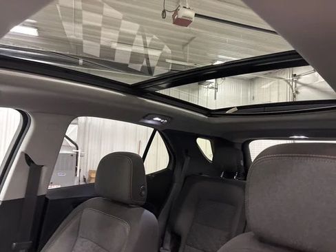 Used 2018 Chevrolet Equinox LT w/ Sun & Infotainment Package AWD/4WD image 27