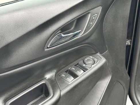 Used 2019 Chevrolet Equinox LT image 16