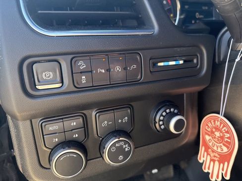 Used 2021 Chevrolet Tahoe Z71 image 10