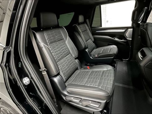 Used 2025 Cadillac Escalade V AWD/4WD image 15