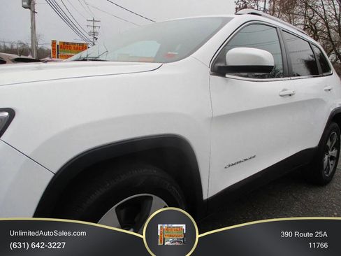 Used 2019 Jeep Cherokee Limited AWD/4WD image 20