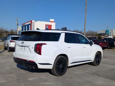 Used 2024 Hyundai Palisade Calligraphy image 3