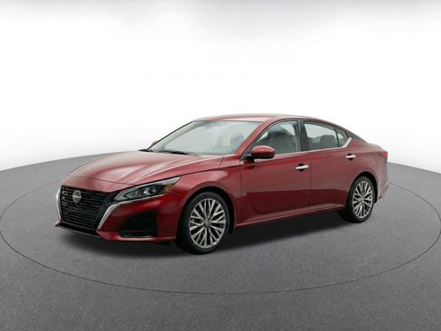 Used 2025 Nissan Altima 2.5 SV image 7