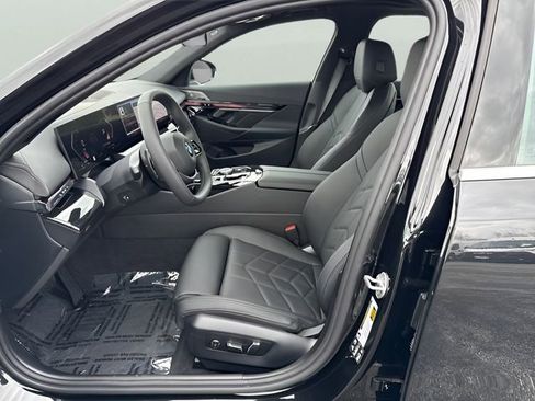 New 2026 BMW 530i xDrive w/ Premium Package image 9