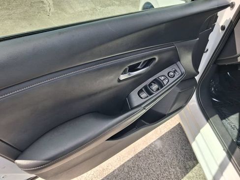 Used 2024 Nissan Sentra SV FWD image 13