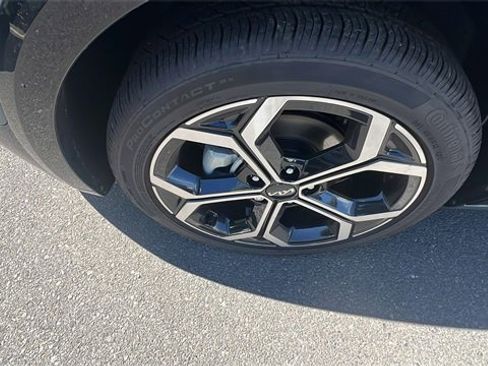 Used 2025 Kia Niro EX Touring image 8