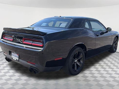 Used 2020 Dodge Challenger SXT RWD image 5