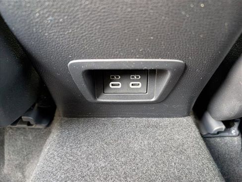 Used 2024 Toyota Corolla Cross LE image 17