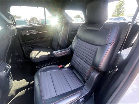 Used 2025 Ford Explorer ST-Line w/ Premium Package AWD/4WD image 25