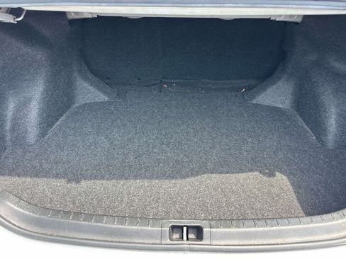 Used 2018 Toyota Corolla LE FWD image 9