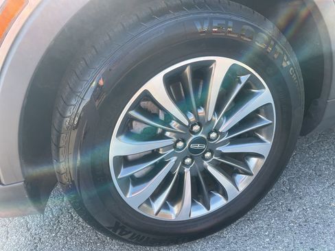 Used 2021 Lincoln Nautilus FWD w/ Equipment Group 101A image 11