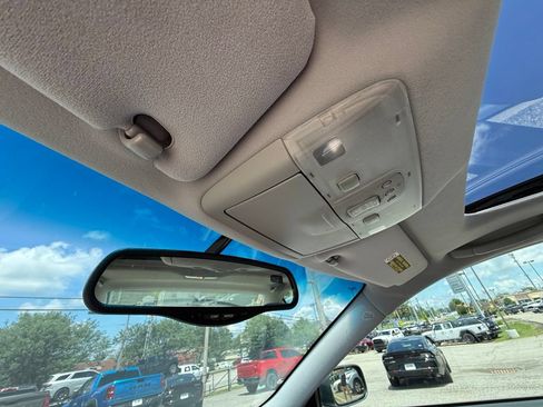 Used 2005 Lexus ES 330 FWD image 21