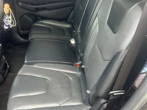 Used 2018 Ford Edge Titanium w/ Equipment Group 301A FWD image 6