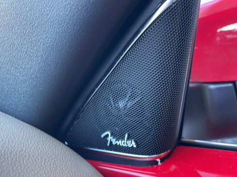 Used 2019 Volkswagen Beetle 2.0T SE w/ SE Premium Package FWD image 16