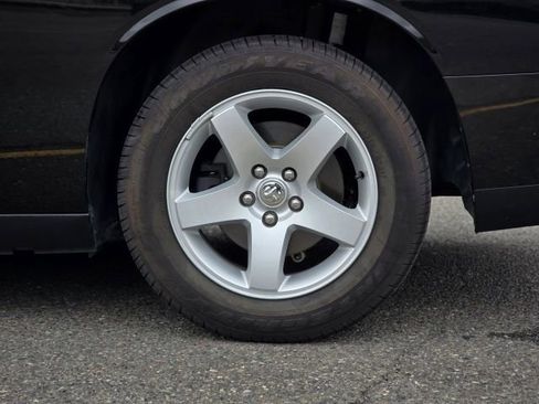 Used 2010 Dodge Challenger SE image 40