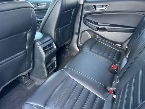 Used 2023 Ford Edge SEL image 9