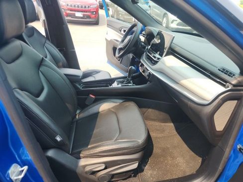 Used 2024 Jeep Compass Limited image 18