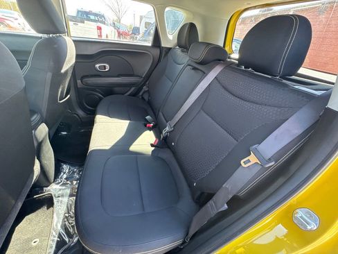 Used 2014 Kia Soul + FWD image 13