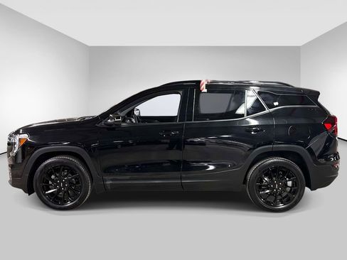 Used 2023 GMC Terrain SLT w/ Tech Package AWD/4WD image 2