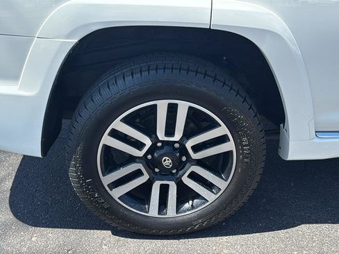 Used 2016 Toyota 4Runner Limited w/ Convenience Package AWD/4WD image 11