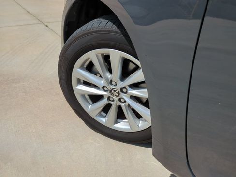 Used 2023 Toyota Corolla LE w/ LE Convenience Package FWD image 10