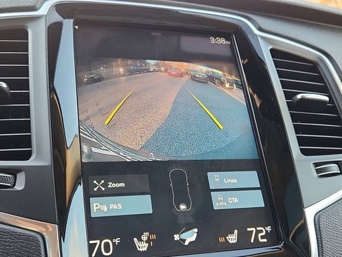 Used 2021 Volvo XC90 T6 Momentum w/ Climate Package image 15