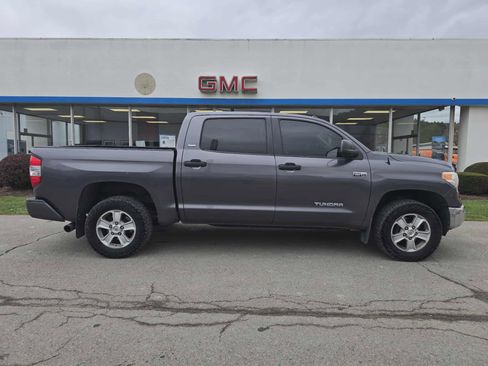Used 2017 Toyota Tundra SR5 image 2