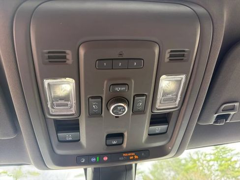 Used 2021 Chevrolet Tahoe LT w/ LT Signature Plus Package AWD/4WD image 22