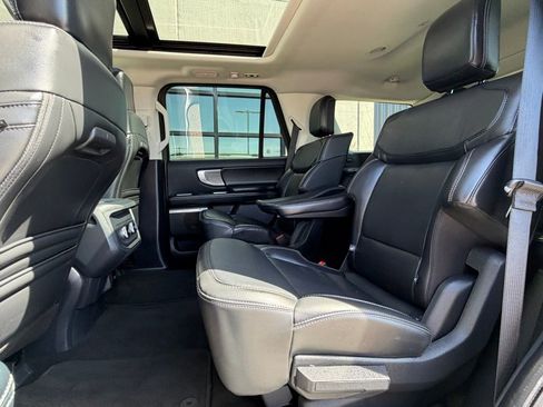 Used 2025 Ford Expedition Platinum AWD/4WD image 22