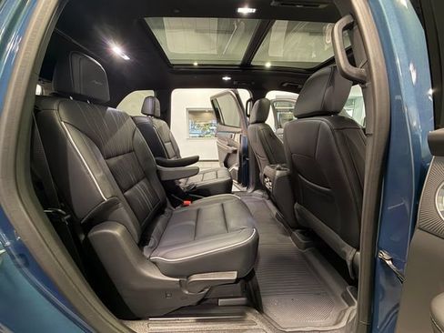 Used 2025 Buick Enclave Avenir FWD image 14