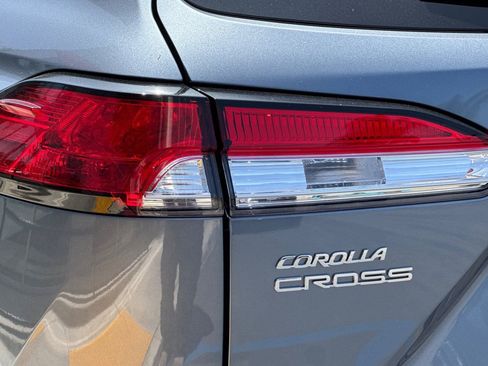 Certified 2025 Toyota Corolla Cross LE FWD image 34