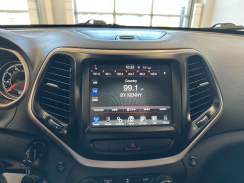 Used 2014 Jeep Cherokee Latitude AWD/4WD image 17