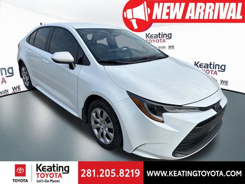 Used 2025 Toyota Corolla LE image 1