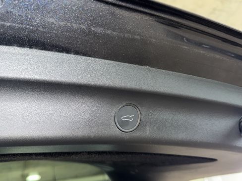 Used 2024 Tesla Model Y Long Range AWD/4WD image 14