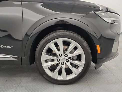 Used 2023 Buick Envision Avenir AWD/4WD image 24