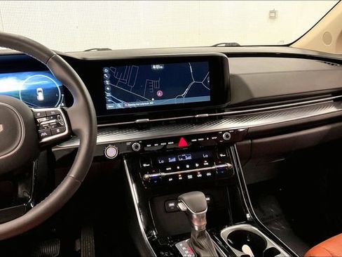 Used 2024 Kia Carnival SX Prestige FWD image 7