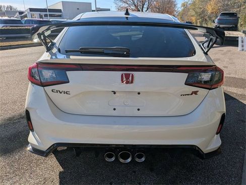 Used 2023 Honda Civic Type R image 4