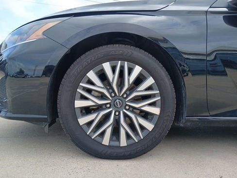 Used 2024 Nissan Altima 2.5 SV FWD image 26