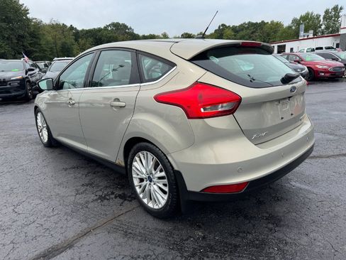 Used 2016 Ford Focus Titanium w/ Titanium Technology Package FWD image 3