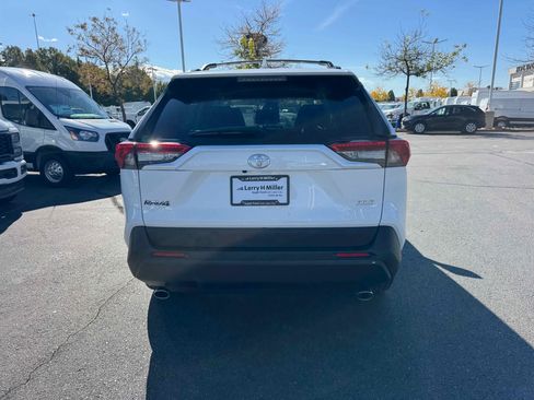 Used 2025 Toyota RAV4 XLE image 6