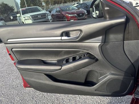 Used 2024 Nissan Altima 2.5 SR w/ SR Premium Package image 25