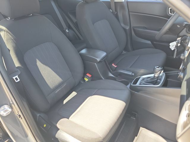 Certified 2026 Hyundai Venue SE FWD image 19