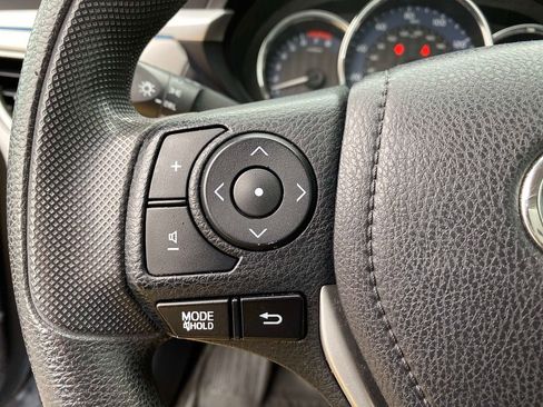 Used 2016 Toyota Corolla LE image 17